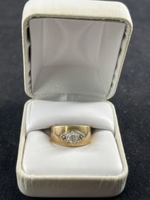 10K Carat 3.6G size 5 & 1/2 Gold Ring