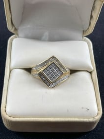10K Carat 4.2G size 7 Gold Ring