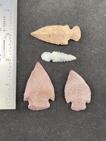 Group of Arrowheads Indian Artifact Arrowhead