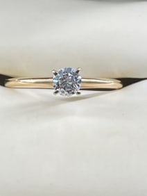 10K Carat 1.5G size 7 Gold Ring