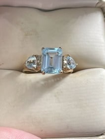 10K Carat 2.4G size 7 Gold Ring