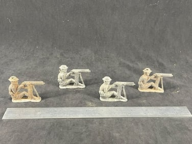 4 Metal Army men