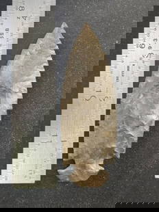 Dovetail Indian Artifact Arrowhead: KEY WORDS: INDIAN ARTIFACT ARTIFACTS ARROWHEAD ARROWHEADS NATIVE AMERICAN MISSISSIPPIAN QUAPAW CADDO POTTERY COINS MORGAN DOLLAR PEACE DOLLAR SILVER COINS Arkansas. Now taking in consignments for pre-