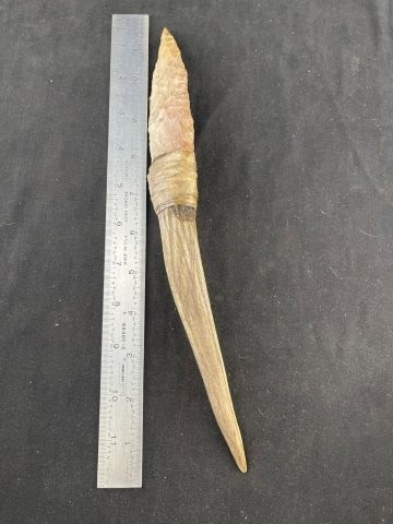 Hafted Blade Indian Artifact Arrowhead (1 of 5)