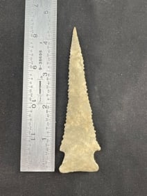 Finely Serrated Hardin Indian Artifact Arrowhead