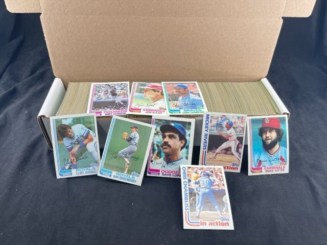 1982 Topps Baseball Cards very good condition star players, lots of duplicates (1 of 1)