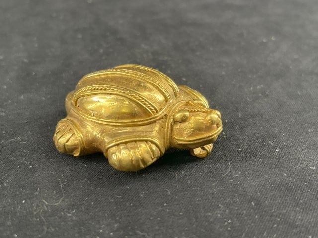 Tumbaga Tairona Gold Figurine UNKNOWN MATERIAL (1 of 6)