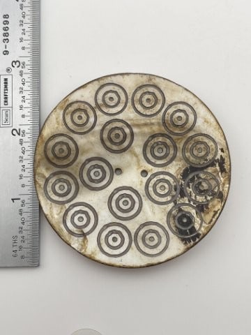 Engraved Shell Pendant Indian Artifact Arrowhead (1 of 4)