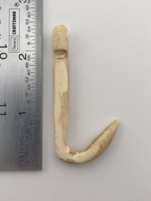 2 & 1/4" Eskimo Fish Hook Indian Artifact Arrowhead