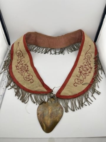 Presentation Collar with Hudson Bay Heart Pendant Indian Artifact Arrowhead (1 of 10)