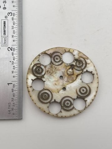 Shell Gorget Indian Artifact Arrowhead (1 of 3)