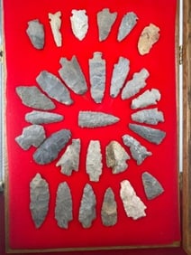 Very Nice group of Arrowheads frame NOT included Indian Artifact Arrowhead