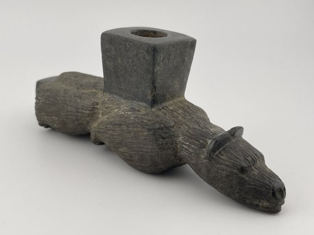 Bear Effigy Stone Pipe Indian Artifact Arrowhead (1 of 9)