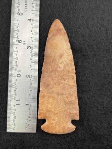 Dovetail Indian Artifact Arrowhead: KEY WORDS: INDIAN ARTIFACT ARTIFACTS ARROWHEAD ARROWHEADS NATIVE AMERICAN MISSISSIPPIAN QUAPAW CADDO POTTERY COINS MORGAN DOLLAR PEACE DOLLAR SILVER COINS. All coins have been Sigma tested for authent
