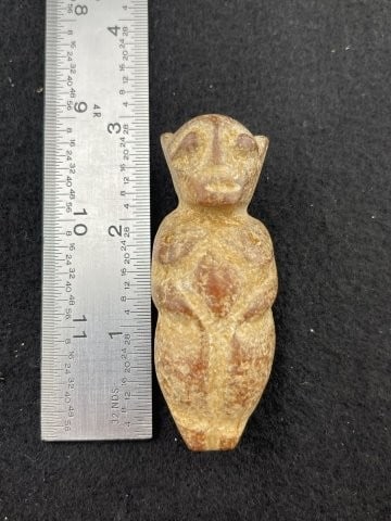Chinese Jade Hongshan Figurine: KEY WORDS: INDIAN ARTIFACT ARTIFACTS ARROWHEAD ARROWHEADS NATIVE AMERICAN MISSISSIPPIAN QUAPAW CADDO POTTERY COINS MORGAN DOLLAR PEACE DOLLAR SILVER COINS. All coins have been Sigma tested for authent
