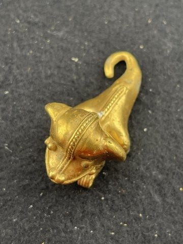 Tumbaga Tairona Gold Figurine UNKNOWN MATERIAL: KEY WORDS: INDIAN ARTIFACT ARTIFACTS ARROWHEAD ARROWHEADS NATIVE AMERICAN MISSISSIPPIAN QUAPAW CADDO POTTERY COINS MORGAN DOLLAR PEACE DOLLAR SILVER COINS. All coins have been Sigma tested for authent