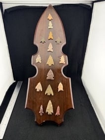 Very Nice Board of Arrow Points Indian Artifact Arrowhead