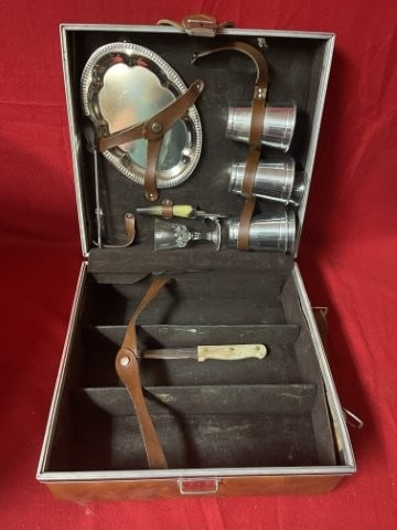 Antique Picnic Box (1 of 5)