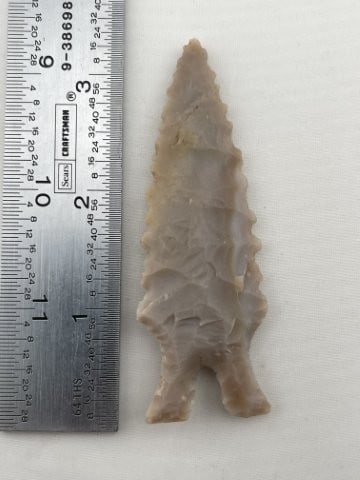 Eccentric point - cream colored chert / Dalton influence "Hidden City" off Wolf Creek, Booker Co, N. (1 of 4)