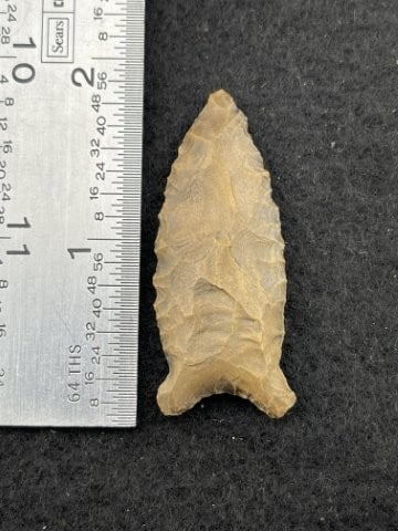 Clovis Indian Artifact Arrowhead: KEY WORDS: INDIAN ARTIFACT ARTIFACTS ARROWHEAD ARROWHEADS NATIVE AMERICAN MISSISSIPPIAN QUAPAW CADDO POTTERY COINS MORGAN DOLLAR PEACE DOLLAR SILVER COINS. All coins have been Sigma tested for authent