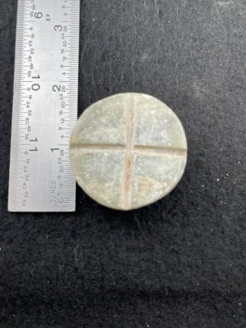 Engraved Discoidal Indian Artifact Arrowhead: KEY WORDS: INDIAN ARTIFACT ARTIFACTS ARROWHEAD ARROWHEADS NATIVE AMERICAN MISSISSIPPIAN QUAPAW CADDO POTTERY COINS MORGAN DOLLAR PEACE DOLLAR SILVER COINS. All coins have been Sigma tested for authent