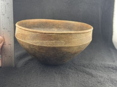 Caddo Engraved Bowl exceptional quality very minor repair ex - Ken Partain & Sam Johnson Collection