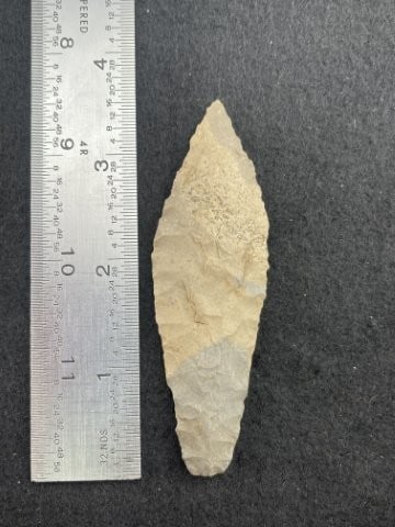 Hell Gap Indian Artifact Arrowhead (1 of 3)