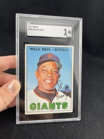 1967 Topps Willie Mays Baseball Card (1 of 2)