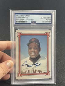 Willie Mays Hand Signed Authentic Autograph Baseball Card