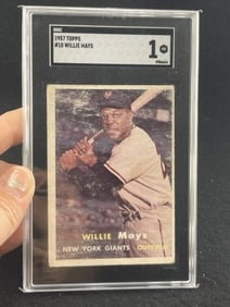 1957 Topps Willie Mays Baseball Card