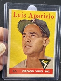 1958 Topps Luis Aparicio Baseball Card