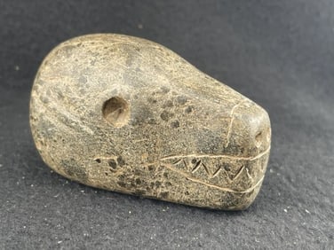 Bear Effigy Stone Pipe Indian Artifact Arrowhead