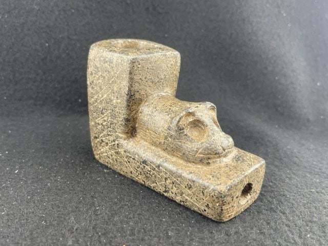 Bear Effigy Stone Pipe Indian Artifact Arrowhead (1 of 8)