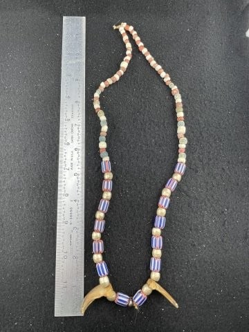 Trade Bead Necklace with Claws Indian Artifact Arrowhead (1 of 6)
