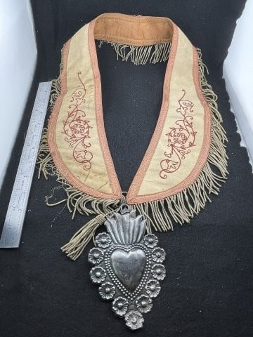 Hudson Bay Style Pendant with Prsentation Collar Indian Artifact Arrowhead (1 of 11)