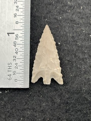 Arrow Point Indian Artifact Arrowhead (1 of 4)