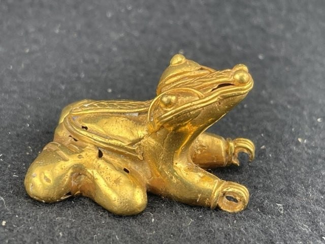 Tumbaga Tairona Gold Figurine UNKNOWN MATERIAL: KEY WORDS: INDIAN ARTIFACT ARTIFACTS ARROWHEAD ARROWHEADS NATIVE AMERICAN MISSISSIPPIAN QUAPAW CADDO POTTERY COINS MORGAN DOLLAR PEACE DOLLAR SILVER COINS. All coins have been Sigma tested for authent