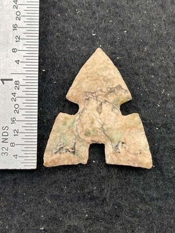 Cahokia Indian Artifact Arrowhead: KEY WORDS: INDIAN ARTIFACT ARTIFACTS ARROWHEAD ARROWHEADS NATIVE AMERICAN MISSISSIPPIAN QUAPAW CADDO POTTERY COINS MORGAN DOLLAR PEACE DOLLAR SILVER COINS. All coins have been Sigma tested for authent
