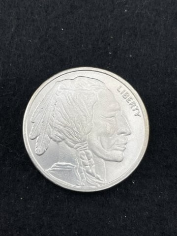 Buffalo 1 Ounce .999 Fine Silver Coin (1 of 2)