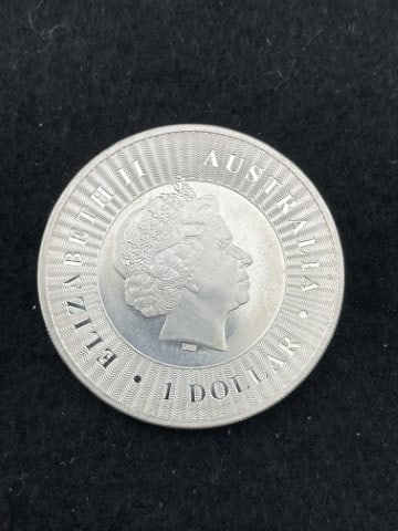 2018 Australia Kangaroo 1 Ounce .9999 Fine Silver Coin (1 of 2)