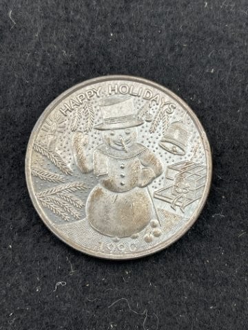 1990 Holiday 1 Ounce .999 Fine Silver Coin (1 of 2)