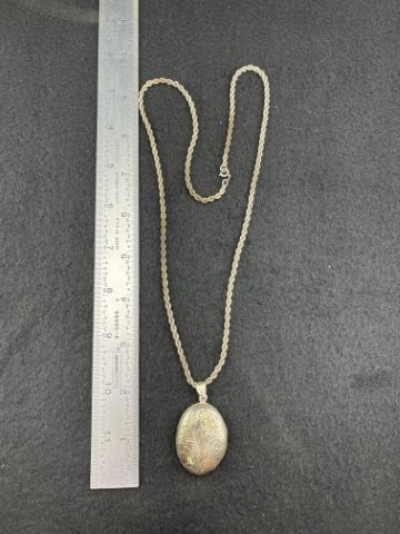 Sterling 925 Silver Necklace with Pendant 26 Grams: KEY WORDS: INDIAN ARTIFACT ARTIFACTS ARROWHEAD ARROWHEADS NATIVE AMERICAN MISSISSIPPIAN QUAPAW CADDO POTTERY COINS MORGAN DOLLAR PEACE DOLLAR SILVER COINS. All coins have been Sigma tested for authent