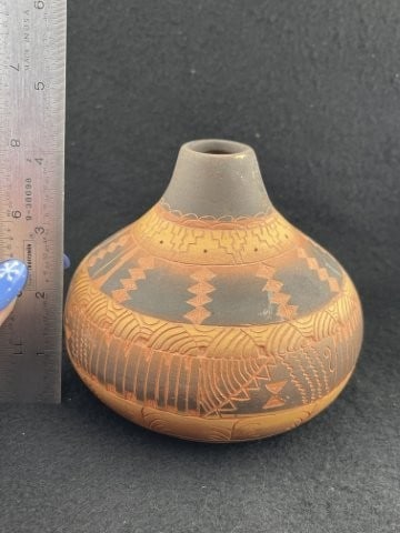 Navajo Pottery Vessel beautiful engraving Indian Artifact Arrowhead (1 of 5)