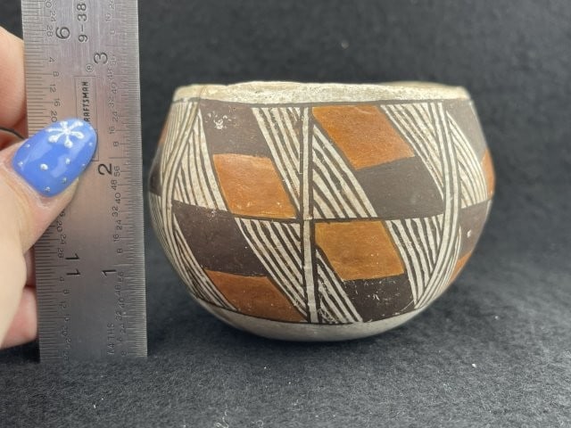 Acoma Pottery Vessel Indian Artifact Arrowhead (1 of 5)