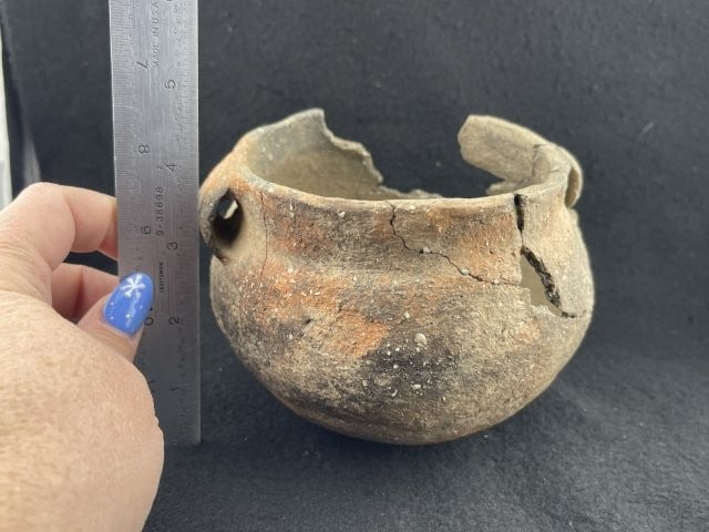 Mississippian Strap Handle Jar has damage Indian Artifact Arrowhead: KEY WORDS: INDIAN ARTIFACT ARTIFACTS ARROWHEAD ARROWHEADS NATIVE AMERICAN MISSISSIPPIAN QUAPAW CADDO POTTERY COINS MORGAN DOLLAR PEACE DOLLAR SILVER COINS. All coins have been Sigma tested for