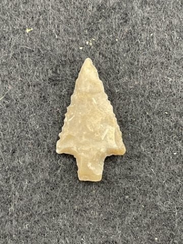 Arrow Point Indian Artifact Arrowhead - 2