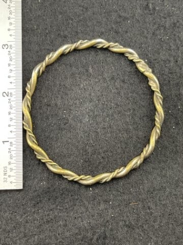 Very nice Bracelet: KEY WORDS: INDIAN ARTIFACT ARTIFACTS ARROWHEAD ARROWHEADS NATIVE AMERICAN MISSISSIPPIAN QUAPAW CADDO POTTERY COINS MORGAN DOLLAR PEACE DOLLAR SILVER COINS. All coins have been Sigma tested for