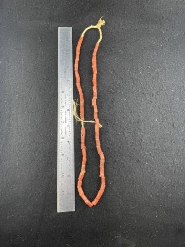 Trade Beads Indian Artifact Arrowhead (1 of 2)