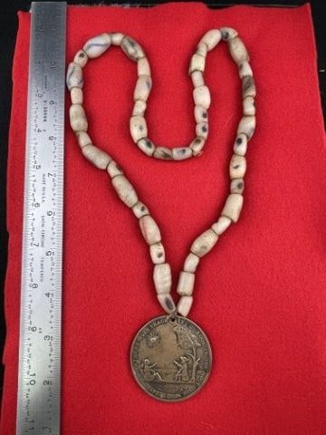 Georgivs the II Peace Medal with Trade Bead Necklace Riker Frame INCLUDED Indian Artifact Arrowhead (1 of 5)
