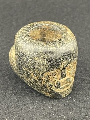 Face Effigy Stone Pipe Indian Artifact Arrowhead: KEY WORDS: INDIAN ARTIFACT ARTIFACTS ARROWHEAD ARROWHEADS NATIVE AMERICAN MISSISSIPPIAN QUAPAW CADDO POTTERY COINS MORGAN DOLLAR PEACE DOLLAR SILVER COINS. All coins have been Sigma tested for